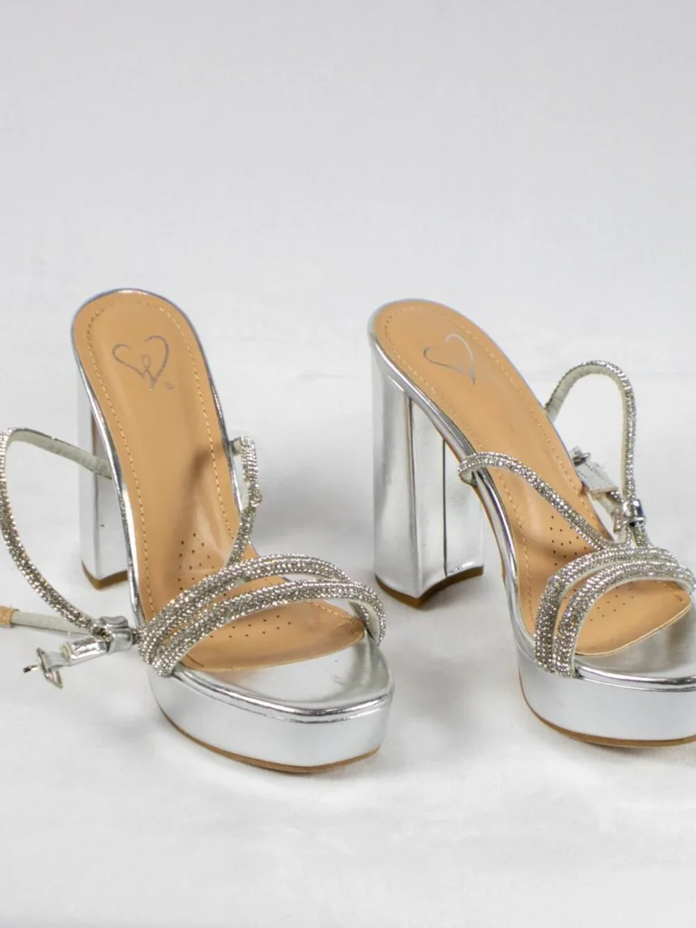 Windsor Eleanor Silver Rhinestone Metallic Platform Block Heels Size 6.5